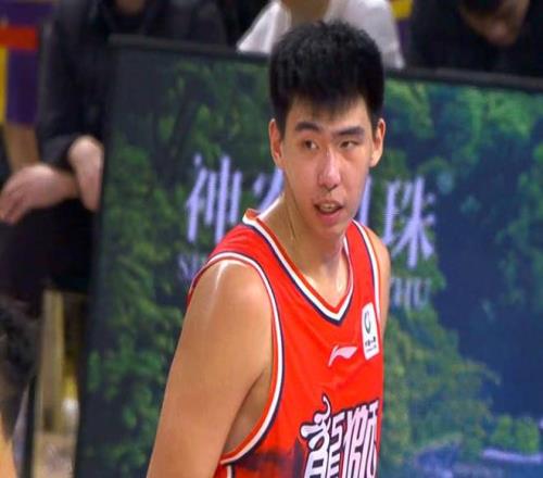 朱俊龙关键,三分,队长带领团,江南官网,江南体育APP,JiangNan,江南平台